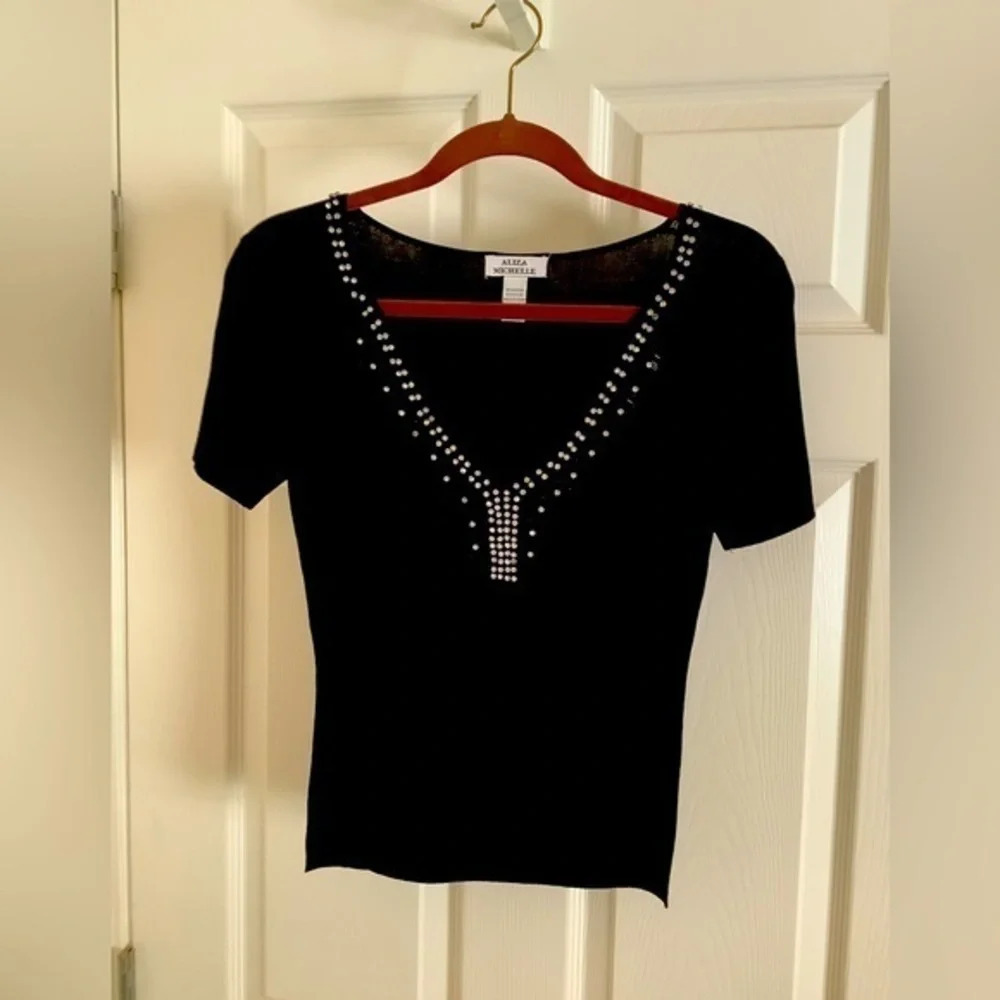 ALIZA MICHELLE~SEMI CROPPED BLACK BLOUSE~DEEP V~W FAUX DIAMONDS~SMALL